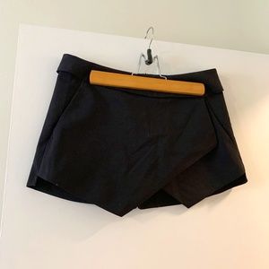 Talula Black Skort